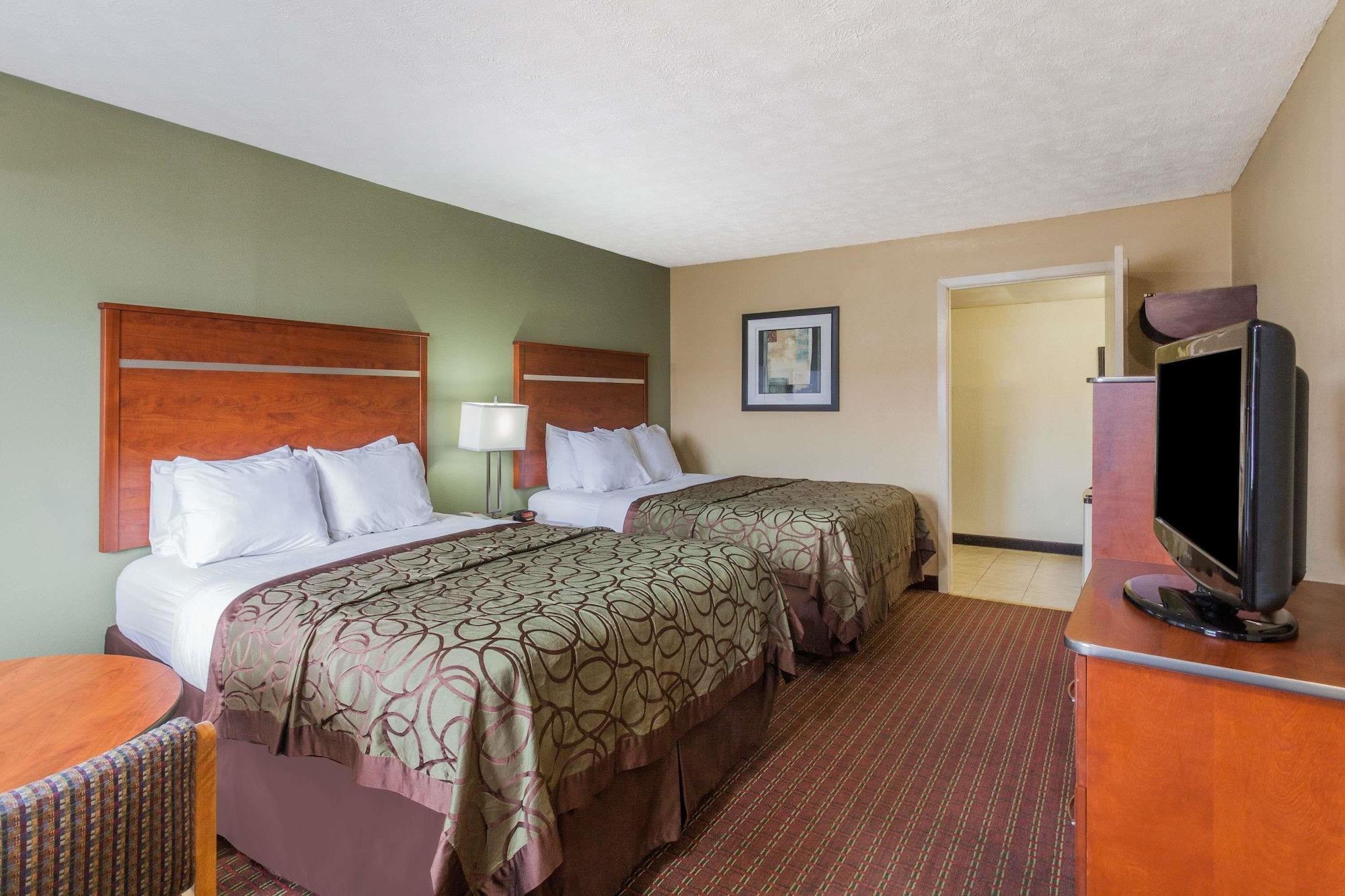 Baymont By Wyndham Pigeon Forge Near Island Drive Hotel Exterior foto
