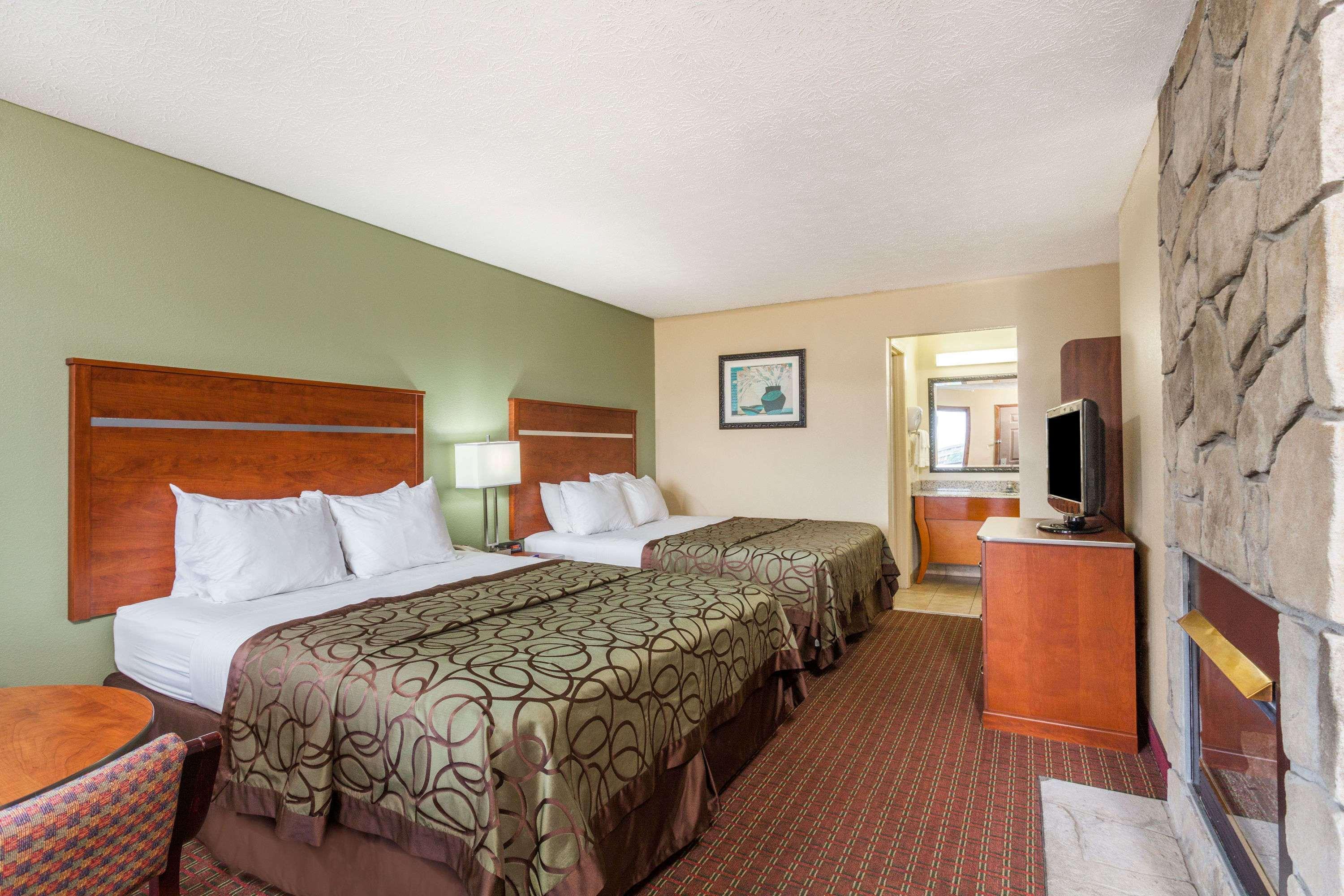 Baymont By Wyndham Pigeon Forge Near Island Drive Hotel Exterior foto