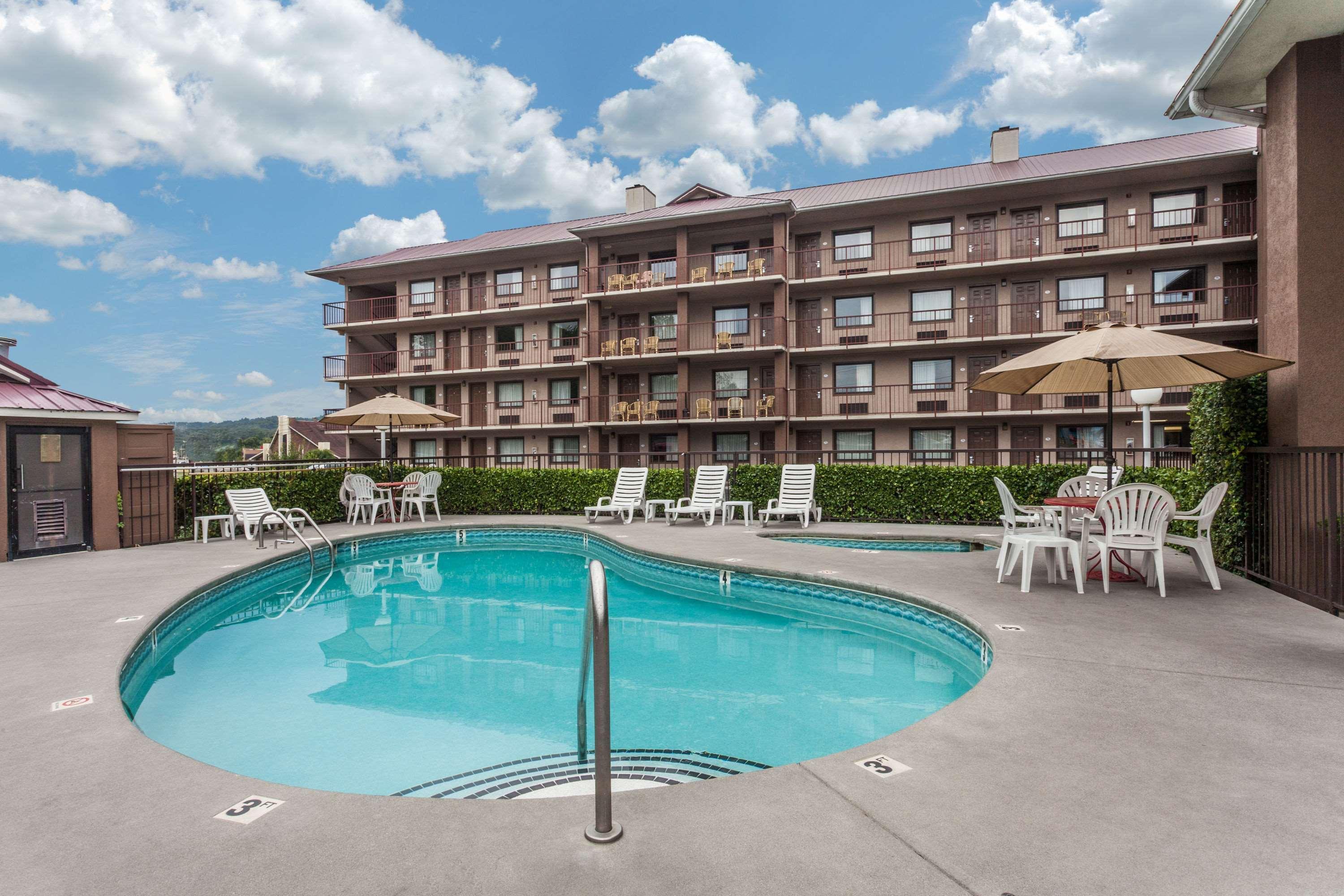 Baymont By Wyndham Pigeon Forge Near Island Drive Hotel Exterior foto
